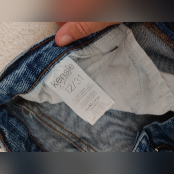 Kensie~Ultimate High Rise Skinny Distressed Denim Jeans - Picture 10 of 14